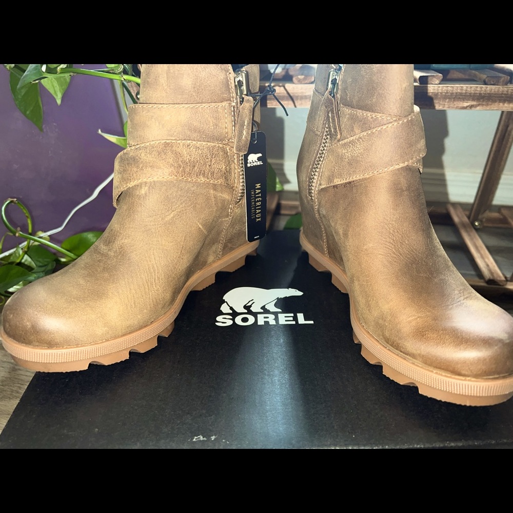 Sorel ankle booties/wedge with buckles